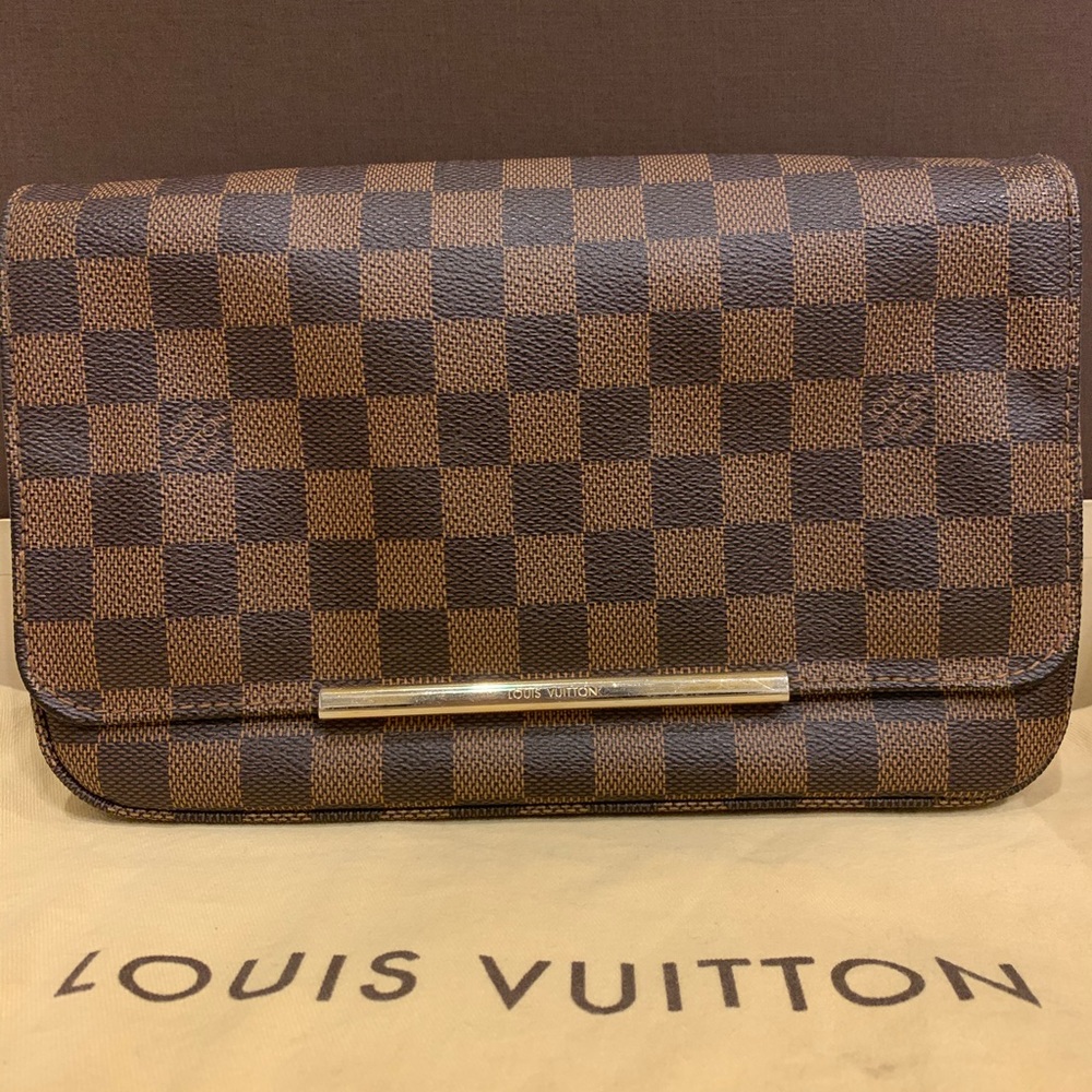 Louis Vuitton Hoxton PM Damier Ebene Canvas bag